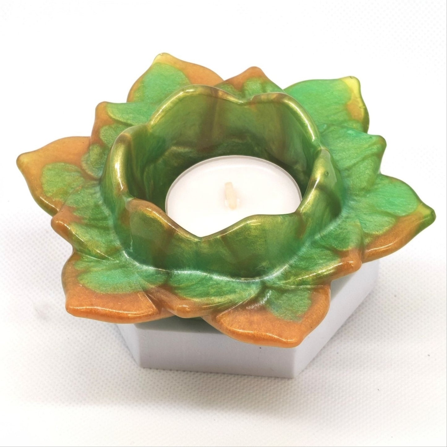 Waterlily Tealight holder Pearl Green and Gold